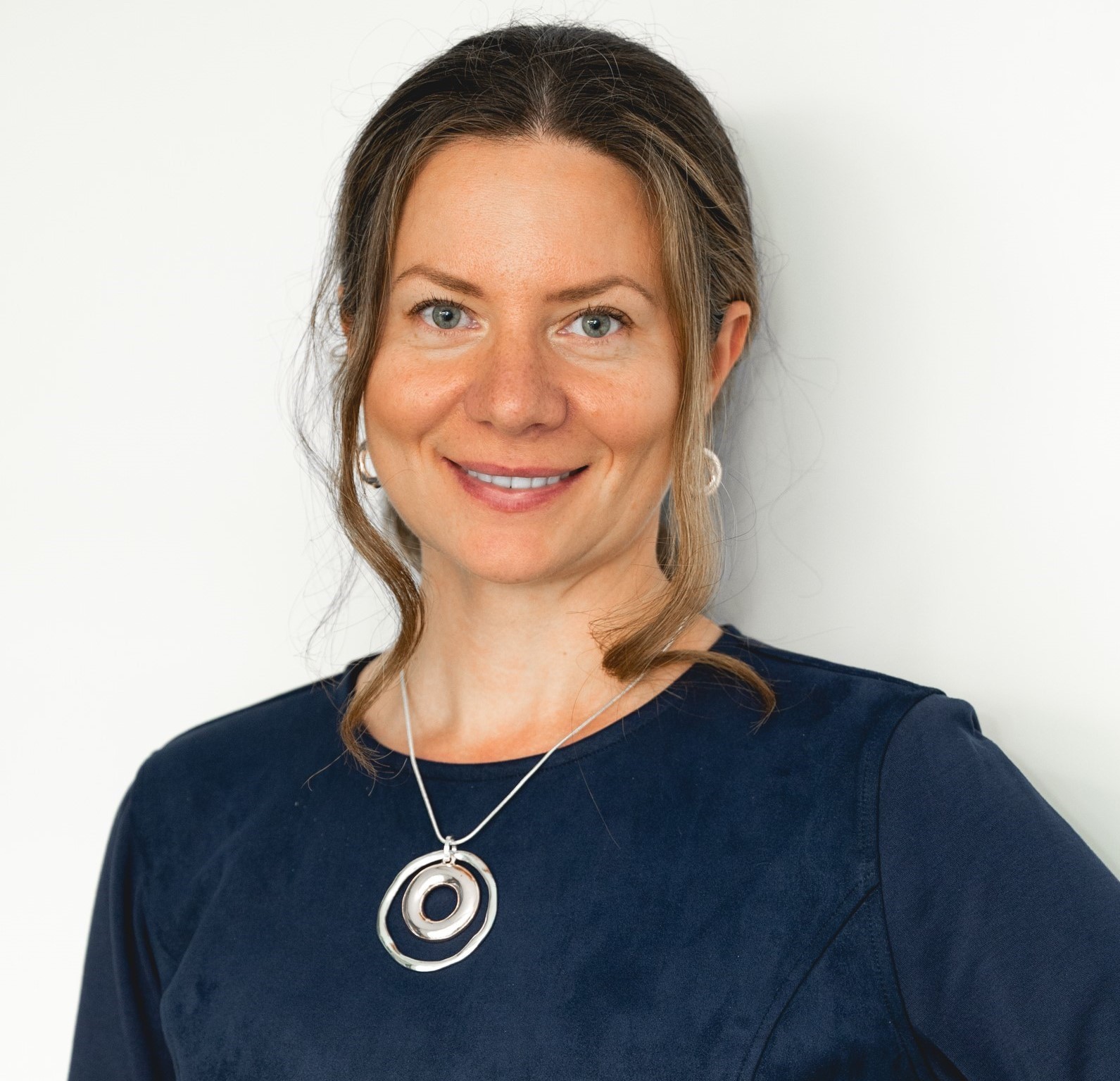 Alina Allen headshot (1)